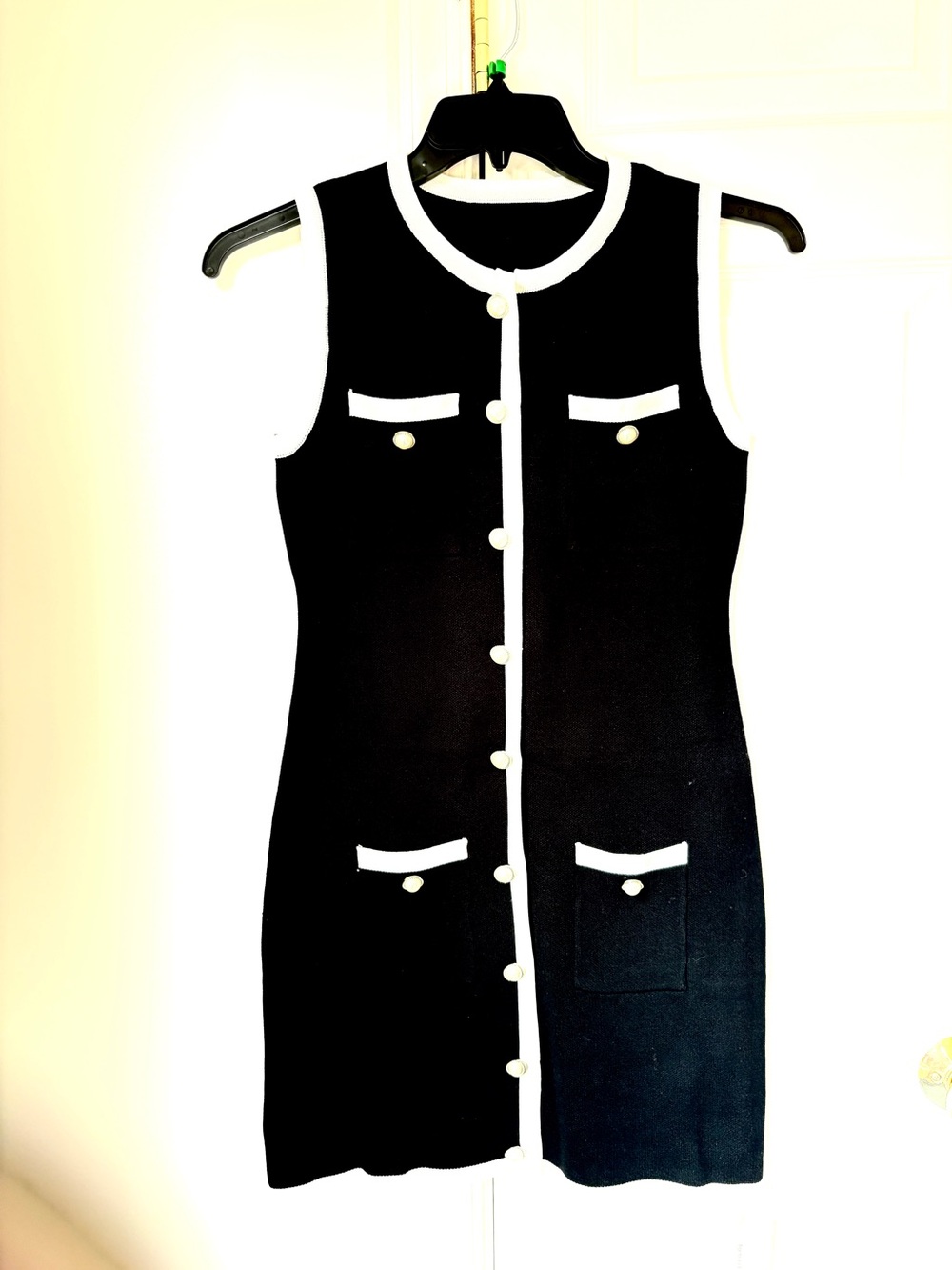 Commense Black Sleeveless Midi Shift Dress with White Trim